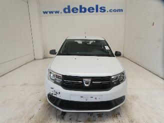 krockskadad bil auto Dacia Sandero ESSENTIEL 2020/5