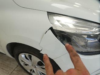 Renault Clio  picture 12