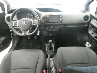 Toyota Yaris Y-OUNG picture 17