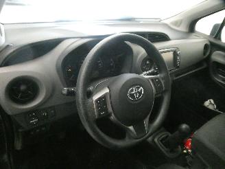Toyota Yaris Y-OUNG picture 18