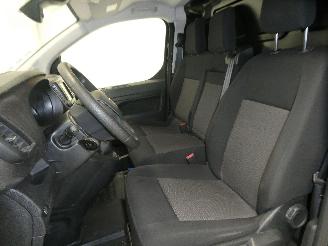 Opel Vivaro 2.0D C picture 17