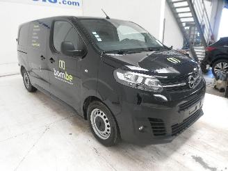 Opel Vivaro 2.0D C picture 11