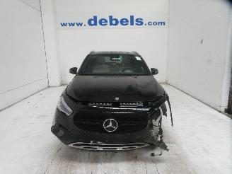 krockskadad bil auto Mercedes GLA  2022/10