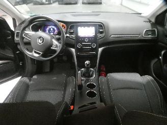 Renault Mégane IV GRANDTOUR picture 17