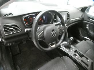 Renault Mégane IV GRANDTOUR picture 16
