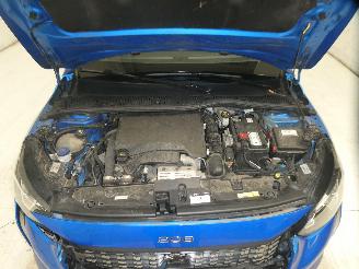 Peugeot 208  picture 24