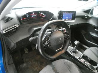 Peugeot 208  picture 16