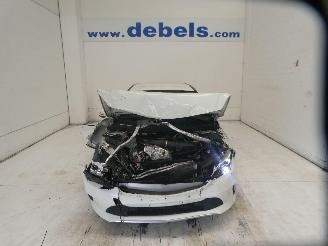 Coche accidentado Mercedes A-klasse A 180 2016/10