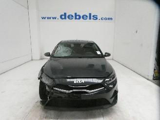 Voiture accidenté Kia Cee d PULSE 1.6 CRDI ISG 2023/4