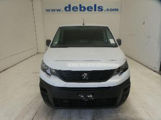 Vaurioauto  passenger cars Peugeot Partner 1.5D 2023/9