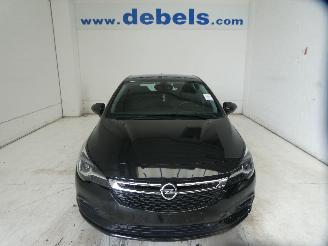 Schadeauto Opel Astra INNOVATION 2019/10