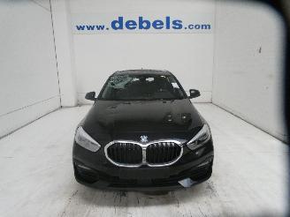 Vaurioauto  passenger cars BMW 1-serie 1.5D D 2021/11
