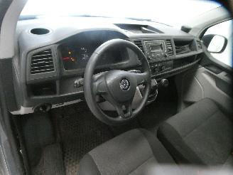 Volkswagen Transporter 2.0D picture 16