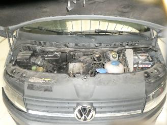 Volkswagen Transporter 2.0D picture 20