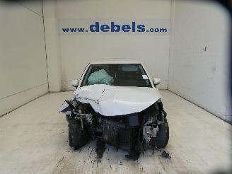 Vaurioauto  passenger cars Opel Crossland X INNOVATI 2018/7