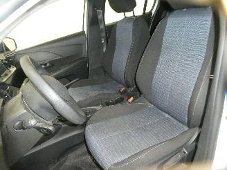 Peugeot 208 II LIKE picture 17