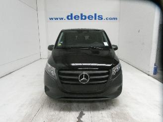 uszkodzony samochody osobowe Mercedes Vito 8+1 2025/6