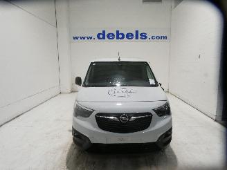 krockskadad bil bedrijf Opel Combo 1.5D CARGO 2023/10