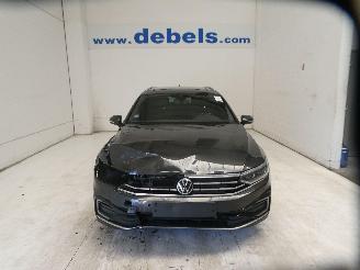 krockskadad bil auto Volkswagen Passat GTE 2020/10
