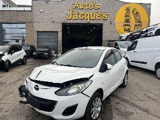 skadebil auto Mazda 2 1.4 B 2013/9