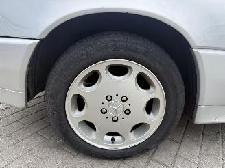 Mercedes SL V8 picture 25