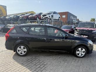 Kia Ceed 1.4I 16V BREAK picture 5