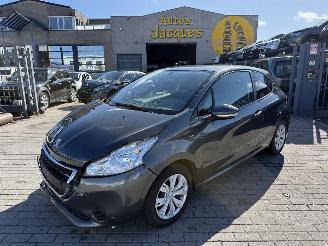  Peugeot 208  2013/3