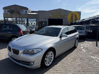 Schadeauto BMW 5-serie PROBLEM ENGINE 2013/4