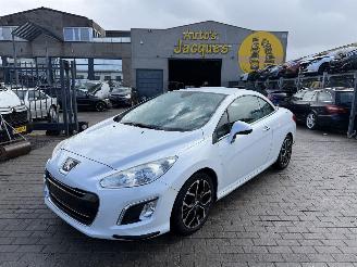 damaged passenger cars Peugeot 308 CABRIOLET 2011/10