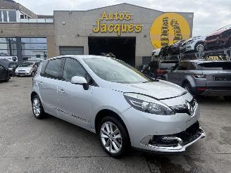 damaged passenger cars Renault Scenic PRIVILEGE 2013/5