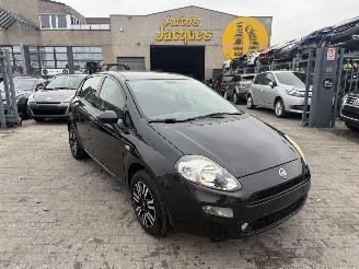 krockskadad bil auto Fiat Punto EVO 2015/3