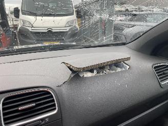 Volkswagen Golf 1.2I picture 20