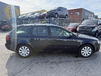 Audi A4 1.9 TDI AVANT picture 2