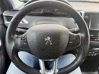 Peugeot 2008 1.2 STYLE PURE TECH picture 21