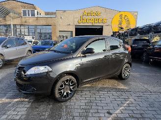 Schadeauto Lancia Ypsilon S BY MOMO 2013/8