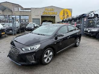 skadebil auto Hyundai Ioniq PLUG IN - HYBRID 2019/3
