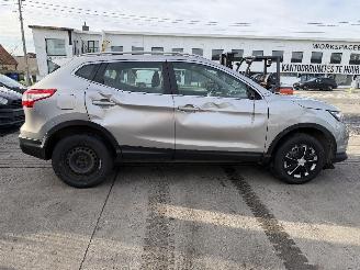 Nissan Qashqai 1.2I picture 11