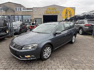 Auto incidentate Volkswagen Passat 1.6 TDI VARIANT 2013/4