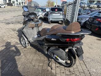 Piaggio MP3 300 300 CC / MOTO picture 3