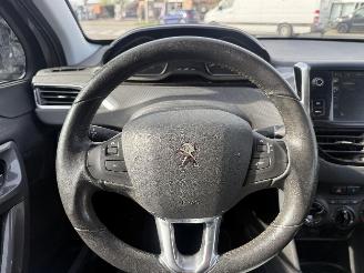 Peugeot 2008 1.2 ACTIVE picture 22