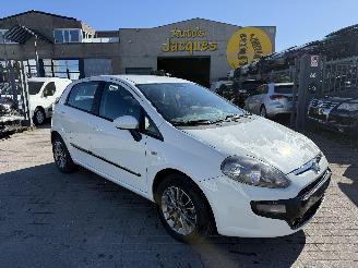 skadebil auto Fiat Punto 1.3 MULTIJET 2011/4
