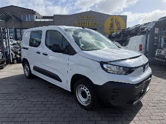 dommages fourgonnettes/vécules utilitaires Citroën Berlingo 1.2I 2024/10