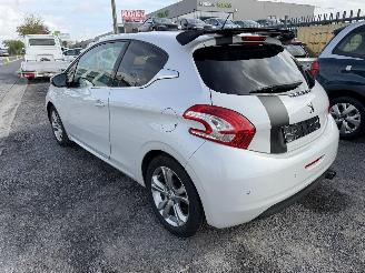 Peugeot 208 ALLURE picture 13