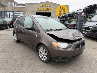 damaged passenger cars Mitsubishi Colt 1.3I LUXE 2011/3