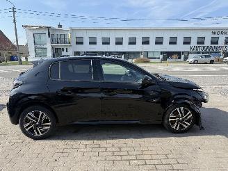 Peugeot 208 1.2I picture 11