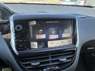 Peugeot 208  picture 20