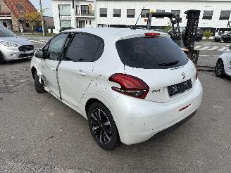 Peugeot 208 1.2 ALLURE picture 8