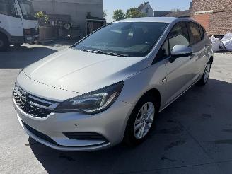 krockskadad bil auto Opel Astra 1.0I COMFORT 2017/5