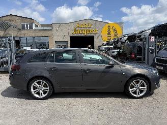 Schadeauto Opel Insignia 2.0 SPORTS TOURER 2014/12