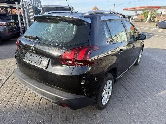 Peugeot 2008 1.2 PURETEC picture 3